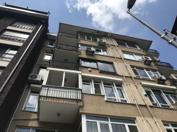 Kadıköy’De İntihara Teşebbüs Anı Kamerada
