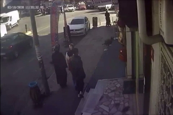 Kağıthane’De Yankesicilik Yapan 10 Yaşındaki Çocuk Vatandaşlar Tarafından Yakalandı
