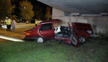 Kartal Sahil Yolunda Feci Kaza: 2 Ölü, 2 Yaralı
