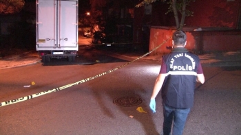 Kendisine Yan Bakan Kişiye Kurşun Yağdırdı; 1 Yaralı
