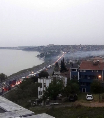 Kısıtlama Öncesi Gümüşyaka’Da Kilometrelerce Uzunlukta Araç Kuyruğu Oluştu
