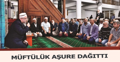 MÜFTÜLÜK AŞURE DAĞITTI