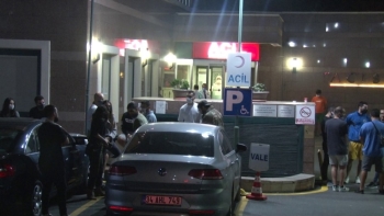 Oyuncu Ali Sürmeli Beyin Kanaması Geçirdi Hastaneye Kaldırıldı
