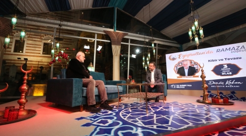 Prof. Dr. Kemal Sayar, kibir ve tevazuyu anlattı