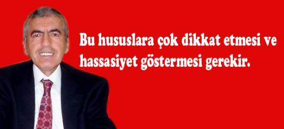 Kaymakam Ali Uslanmaz’ın etrafında birçok kişi yer almak ister