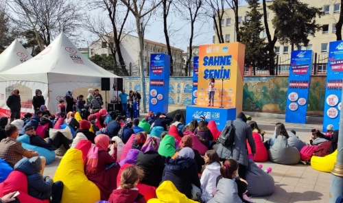 Sultangazi Belediyesi "Sahne Senin" Dedi
