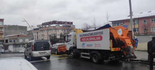 Sultangazi Belediyesi Yoğun Kar Yağışına Karşı Teyakkuzda