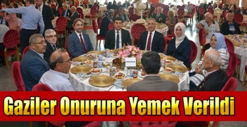 Sultangazi'de  Gaziler onuruna yemek verildi