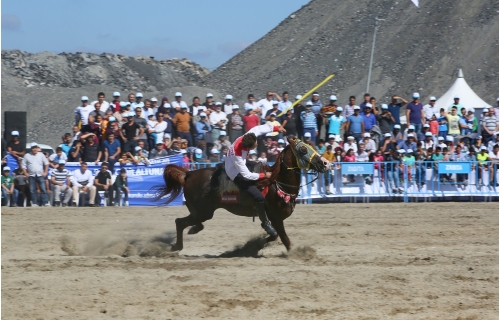 Sultangazi'de 6'ncı Geleneksel Atlı Cirit Müsabakaları 
