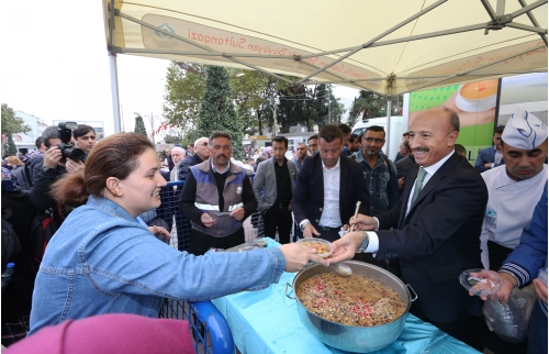 Sultangazi'de Aşure Kazanları Kuruldu