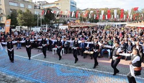 Sultangazi’de Erzurum Rüzgârı Esti: 6. Geleneksel Kadim Şehir Erzurum Yöresel Günleri Coşkuyla Başladı