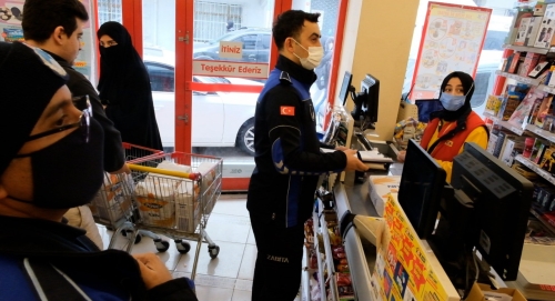 Sultangazi’de Zabıta Ekiplerinden Yağ Fiyatları Denetimi