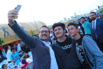 Türkiye’Nin İlk Podcaster Başkanı
