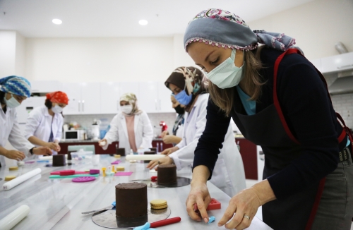 White Hill ESMEK'te eğitimler devam ediyor