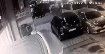 (Özel) İstanbul’Da “Pes” Dedirten Motosiklet Hırsızlığı Kamerada
