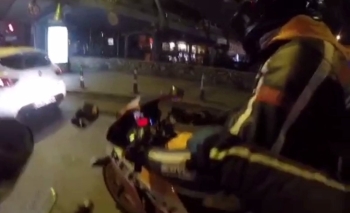(Özel) İstanbul’Da Öfkeli Motosiklet Sürücülerinin Kavgaları Kamerada
