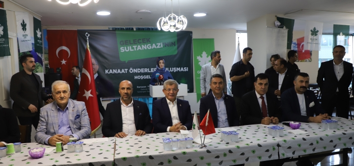Ahmet Davutoğlu Sultangazi’de Kanaat Önderleriyle Buluştu