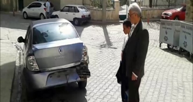 Arabasına çarptılar, dayak atıp kaçtılar