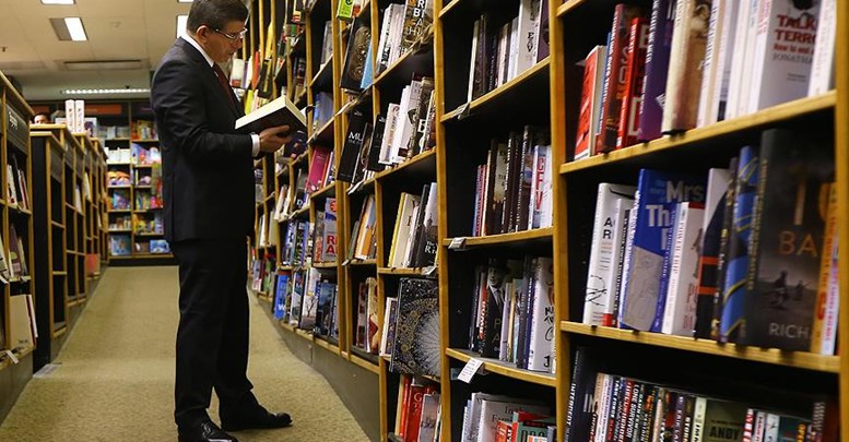 Başbakan Davutoğlu yeni kitabını bitirdi
