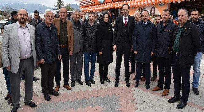Başkan  Üzülmez  Market  Açılışı  Yaptı