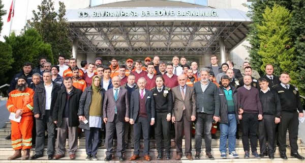 BAYRAMPAŞA BELEDİYESİ’NDEKİ TAŞERON İŞÇİLER KADROYA GEÇİYOR