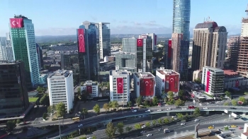 Dev Türk Bayraklarıyla Donatılan Gökdelenler Havadan Görüntülendi

