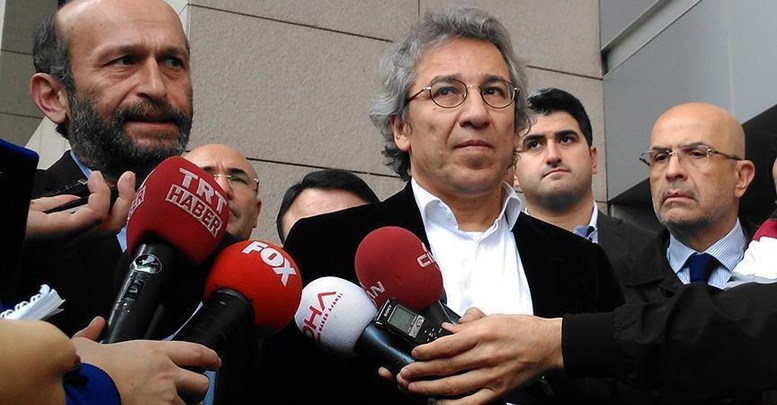 Dündar ve Gül hakkındaki 'casusluk' davası 1 Nisan'a ertelendi