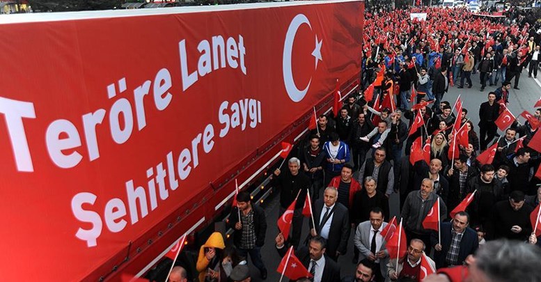 Düzce'de 'Teröre Lanet, Şehitlere Saygı' yürüyüşü