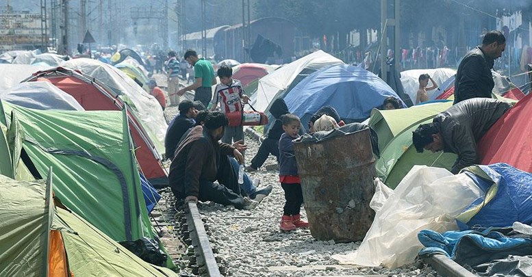 İdomeni'deki sığınmacıların çaresiz bekleyişi sürüyor