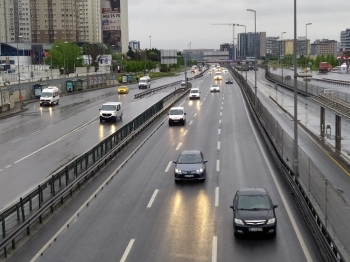 Kısıtlamanın Sonrasında Sabah İstanbul’Da Hareketlilik Başladı
