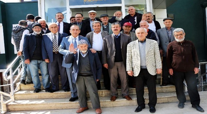 Konesob'tan  Yaşlılara  Moral  Yemeği