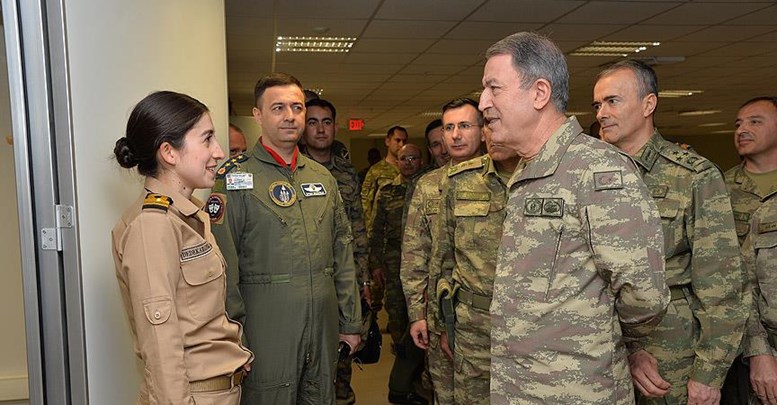 Orgeneral Akar birlikleri denetledi