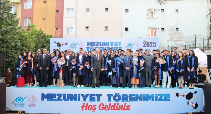 Sultangazili Gençlerin Mezuniyet Heyecanına Vali Gül de Ortak Oldu