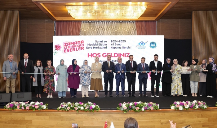 Sultangazili Kadınların “Zamana İz Bırakan Eserleri” Ziyarete Açıldı