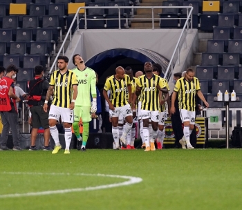 Süper Lig: Fenerbahçe: 0 - Fatih Karagümrük: 0 (Maç Devam Ediyor)
