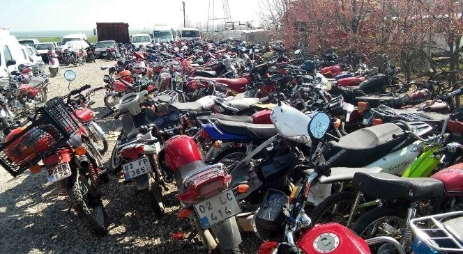 Üç  Ayda  Yaklaşık  300  Motosiklet  Trafikten  Men  Edildi